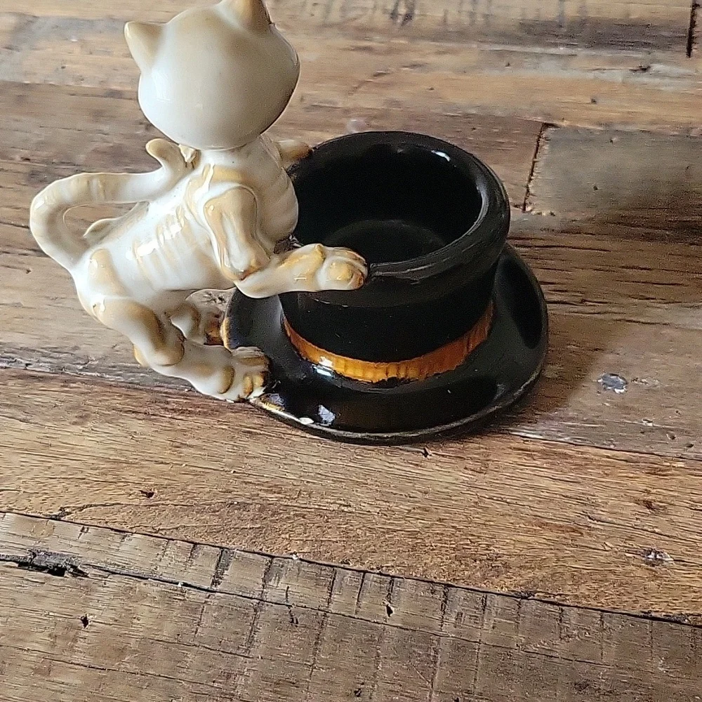 Yankee Candle 2012 Limited Edition Boney Bunch Skeleton Cat Tea Light Holder